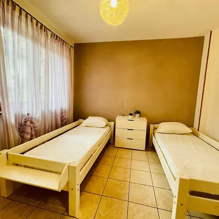 Apartment Casa Levante 4 *