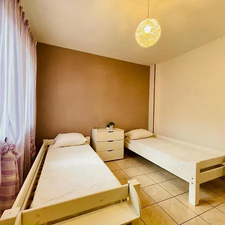 Casa Levante 4 * קנוביו