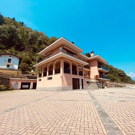 Casa Levante 4 * קנוביו