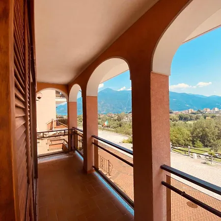 Casa Levante 4 דירה *