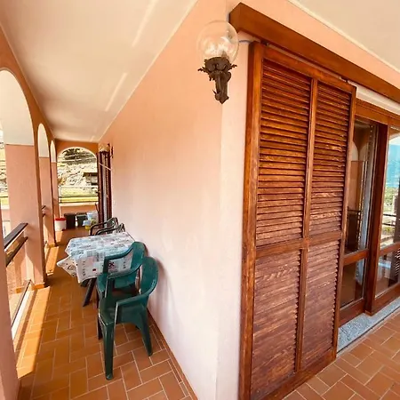 Casa Levante 4 * קנוביו